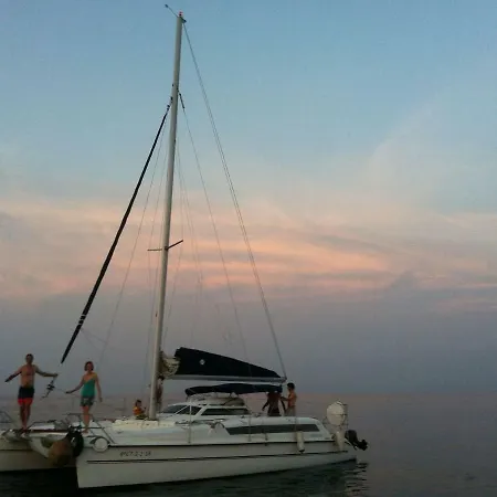 Boat Catamaran For 9 People *