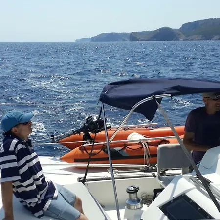 Boat Catamaran For 9 People *